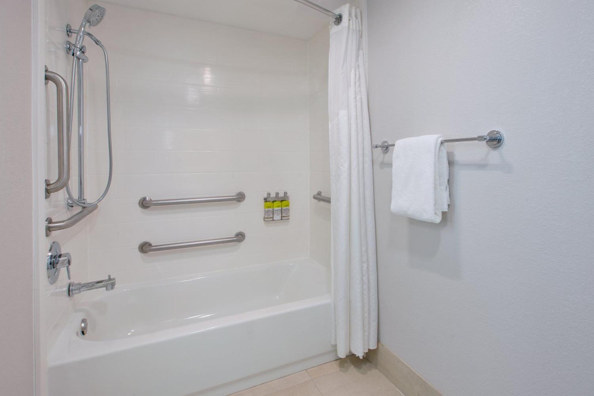 Holiday Inn Express Fairfax-Arlington Boulevard By Ihg Luaran gambar