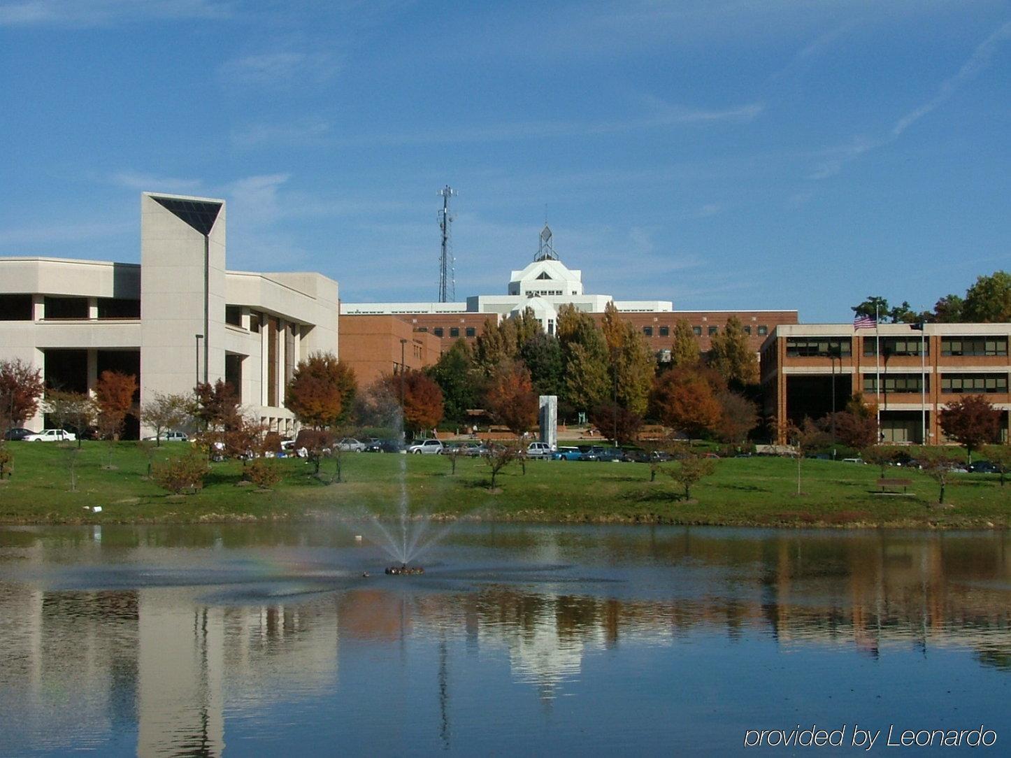 Holiday Inn Express Fairfax-Arlington Boulevard By Ihg Luaran gambar
